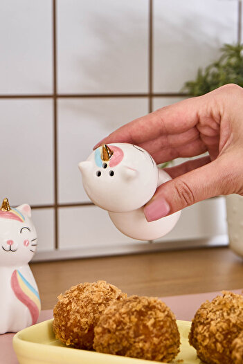 Karaca Kitty Salt and Pepper Shakers White