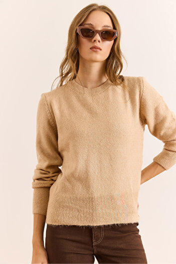 Olalook Women's Camel Crew Neck Soft Textured Basic Knitwear Sweater Kzk-19000845