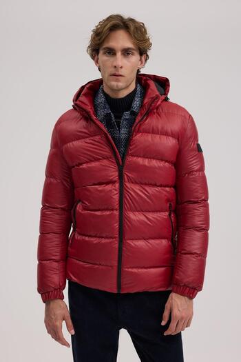 Jakamen Red Regular Fit Hooded Puffer Winter Coat