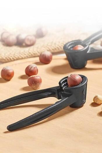 EWs Aluminum Casting Nut Cracker Black