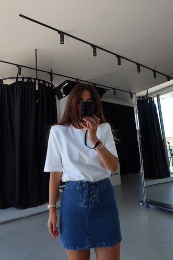 Özge Özgenç Basic T-Shirt with Padded Shoulders