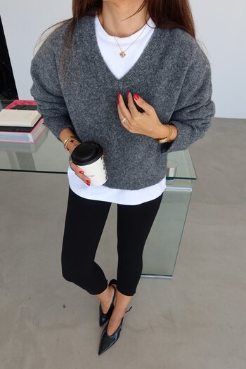 Özge Özgenç V-Neck Soft Textured Sweater