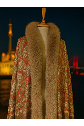 fiore fashion Aari Shawl and Fur Detailed Shawl