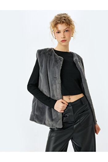 Koton Faux Fur Crew Neck Buttoned Sleeveless Vest