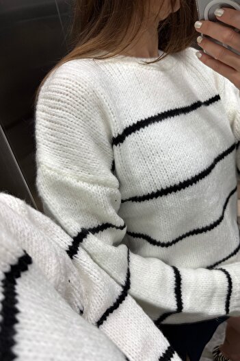 Noi Belis Striped Oversize Crew Neck Knit Sweater Aw25Kz0026