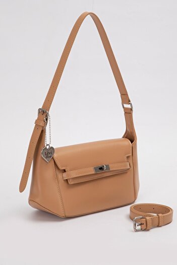 Levidor Khaki Heart Accessory Detailed Shoulder Bag
