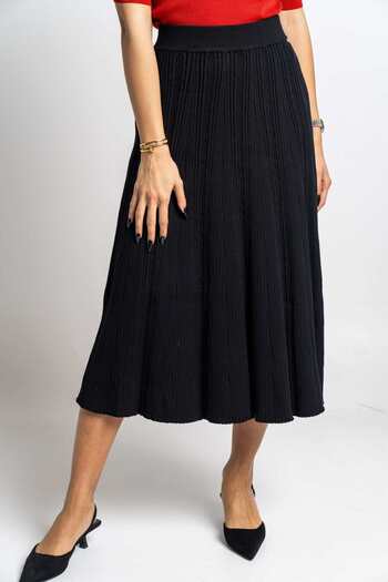 Nichii Solid Midi Skirt with Ribbed Detail