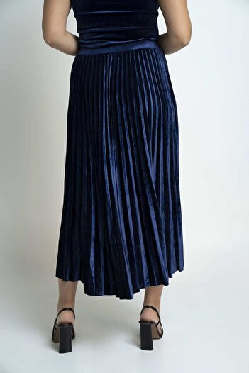 Nichii Solid Pleated Midi Skirt