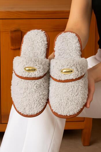 topukludünyası Plush Accessory Detailed House Slippers