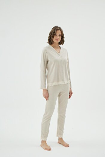 Sevim Women's Buttoned V-Neck Lace Detailed Beige Pajama Set C1T2N071