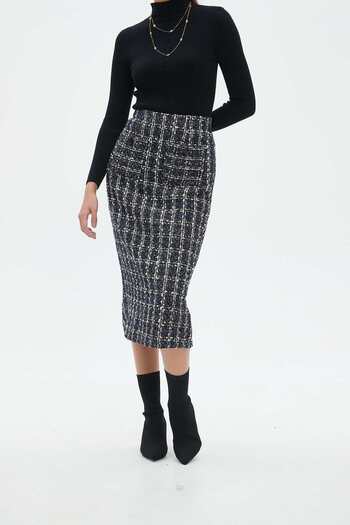 Nichii Checkered Midi Skirt with Ribbed Detail