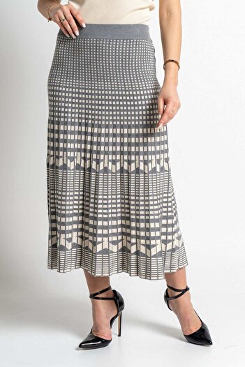 Nichii Checkered Pleated Midi Skirt