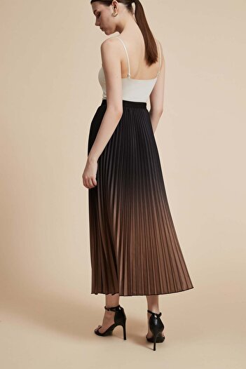 Yola Pleated Color-Block Midi Skirt