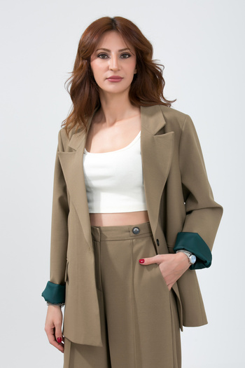 LA PANTE Comfortable Fit Jacket and Pants Set with Front Flap Pockets