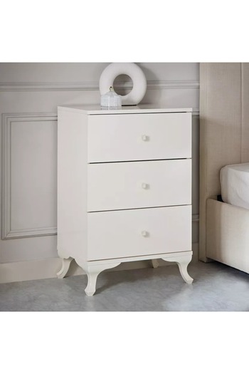 Generic Elizabethan three-drawer chest