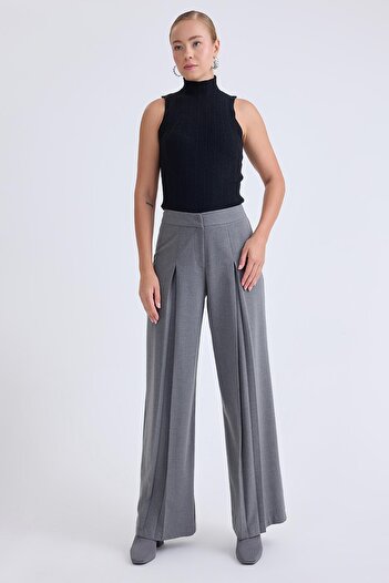Vitrin Pleated Wide Leg Trousers