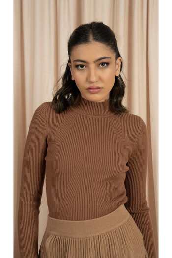 Nichii Fitted Long-Sleeve Top