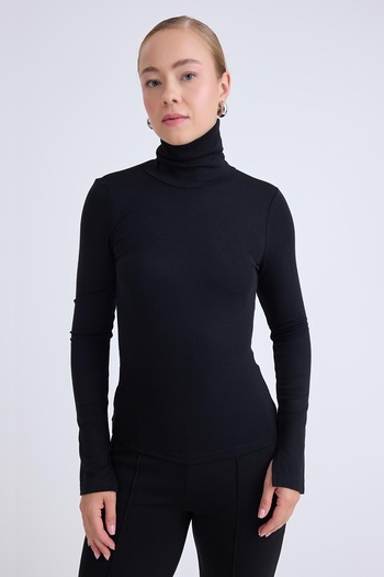 Vitrin Turtleneck Long Sleeve Blouse