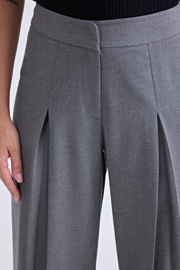 Vitrin Pleated Wide Leg Trousers