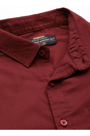 The Indian Garage Co By Styli Men Maroon Slim Fit Solid Casual Shirt