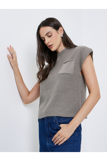Styli Pocket Details Ribbed Top
