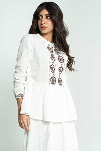 DALYDRESS Embroidered Chest Top