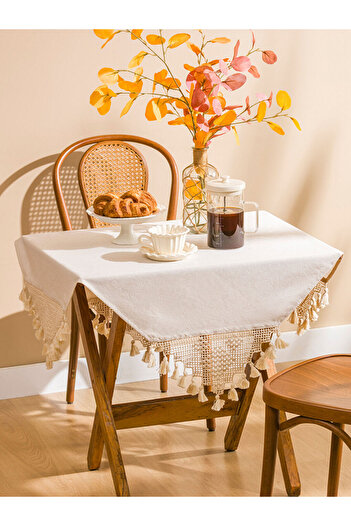 LC Waikiki Sparkling Choices from Shining Store |   Lace Detailed Tasseled Tablecloth
