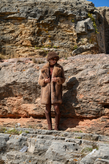 ASEDE Soft Texture Lined Pocketed Patterned Knee Length Midi Premium Fur Coat