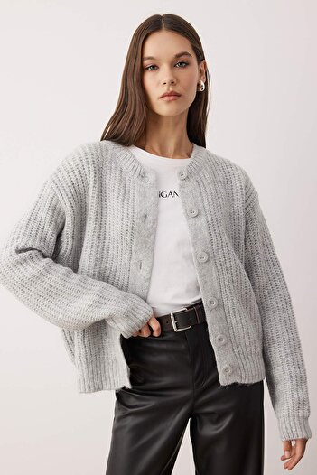 Trendyol Collection Wardrobe Essentials Gray Soft Textured Basic Knitwear Cardigan |   Twoaw26Hi00204 ​​