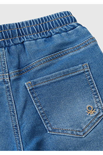 United Colors of Benetton Erkek Çocuk Mavi Arka Cebi Logolu Lastik Paça Ağartılmış Denim Pantolon