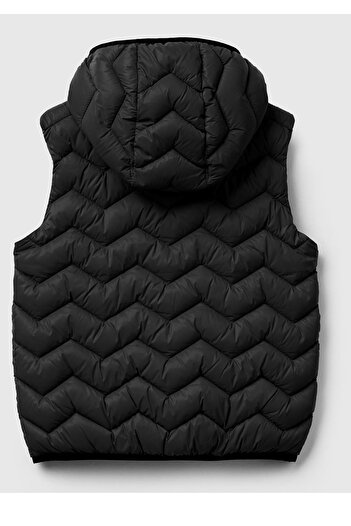 United Colors of Benetton Boy's black logo detailed hooded vest