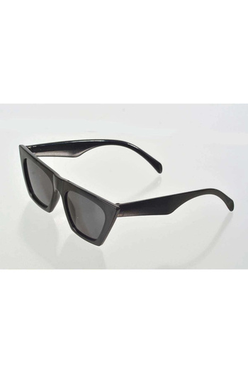 No8 Home Black Frame Cat Eye Women's Sunglasses - Fashion Eyewear