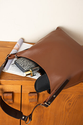 Ebitte Woman Bags Luxury Shoulder Bag with Casual Inner Pocket Detail