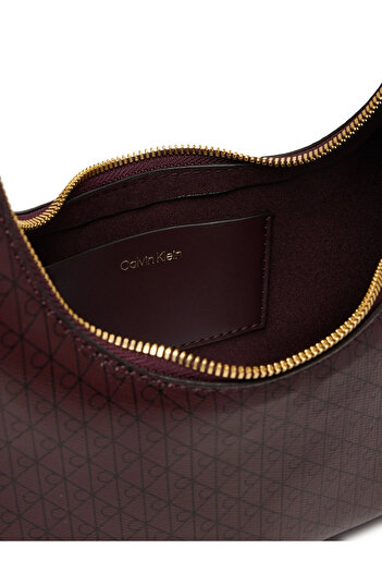 Calvin Klein Kadın CK Monogram Logolu Fermuarlı Çıkarılabilir Omuz Askılı Kırmızı Omuz Çantası LV04F3298G-2XD