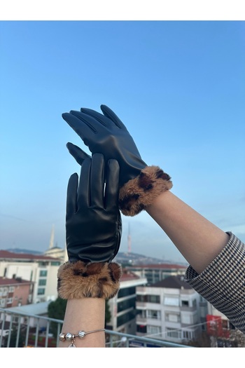 Mavelle Women's Leopard Luxury Gloves |   Faux Leather and Faux Fur Trend Women's Gloves