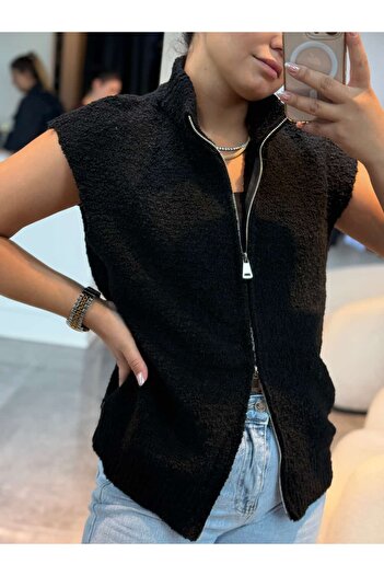 BÜŞRA PERKER Boucle Vest