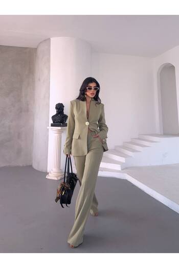 buqre's moda Gold Single Button Stand Collar Double Blazer Suit
