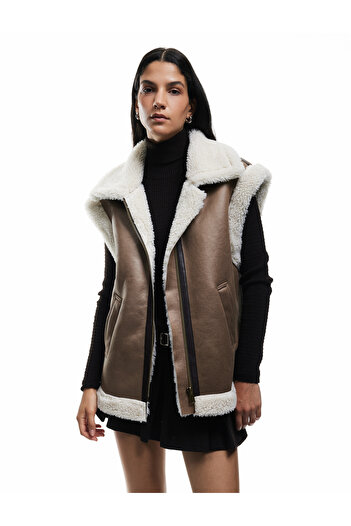Koton Plush Sherpa Collar Suede Look Sleeveless Oversized Vest with Pockets and Zipper