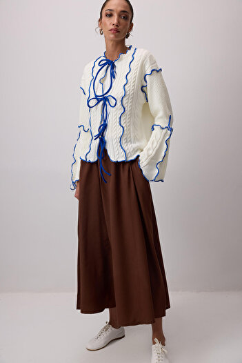 Touché Privé Belted Woven Skirt