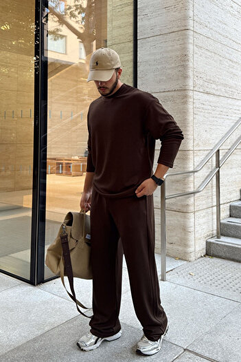 Livio Ferri Barbosa Men's Oversize Flowy Soft Touch Top and Bottom Set