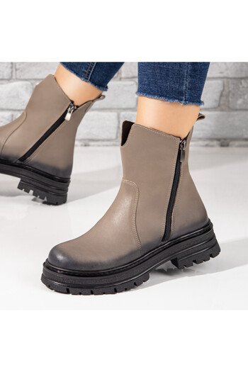 BMoD Women's beige genuine leather boots with a zipper MOD10459