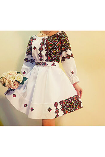 Ie Traditionala Traditional dress stylized with Laura 10