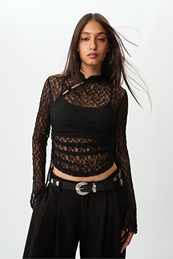 Stradivarius Uzun kollu dantel t-shirt