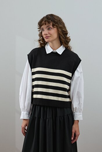 Ceylan Otantik Black Sweater with Stripe Detail