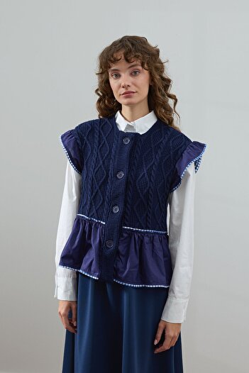 Ceylan Otantik Navy Blue Ruffled Knit Vest