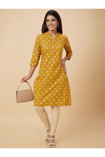 Globus By Styli Women Mustard Printed Straight Kurta