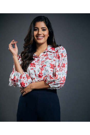Zigzag Puffed sleeve button through printed blouse