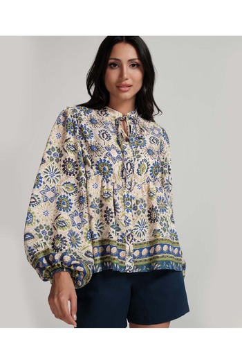 Zigzag Border Detailed Beige Top