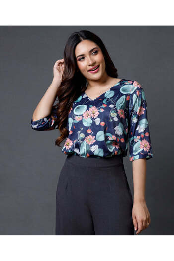 Zigzag Colourful Printed Half Sleeve Vneck Top
