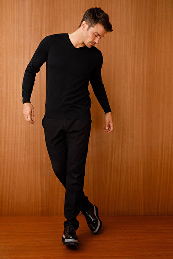 Desen Men's Basic V-Neck Slim Knit Sweater